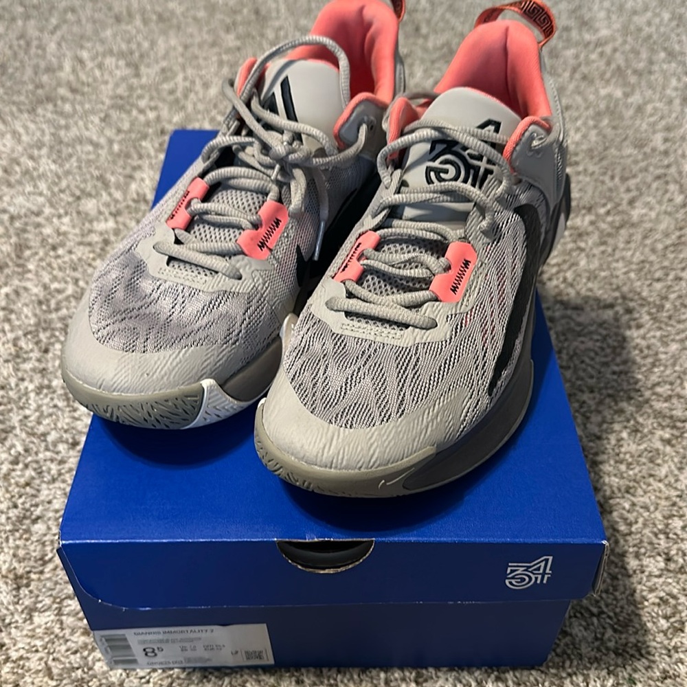 Giannis Immortality 2, size 8.5